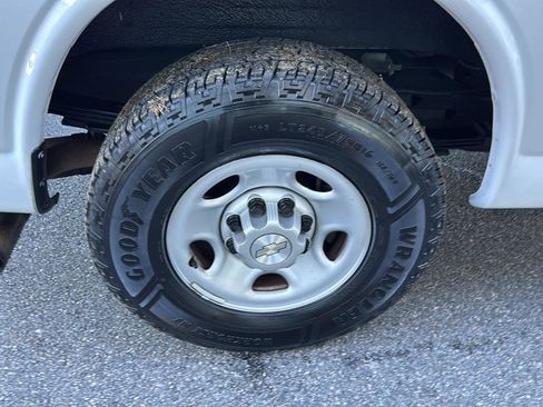 Used 2022 Chevrolet Express 2500 w/ Driver Convenience Package image 23