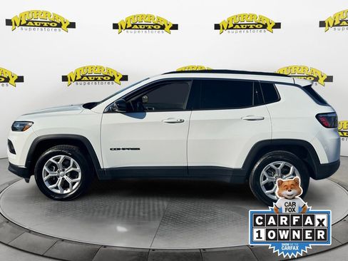Used 2024 Jeep Compass Latitude AWD/4WD image 2