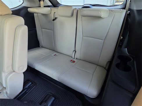 Certified 2025 Toyota Highlander Limited image 16