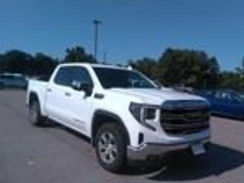 Used 2025 GMC Sierra 1500 SLT RWD image 10