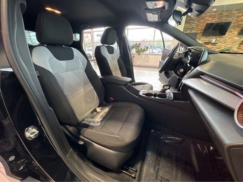 Used 2025 Chevrolet Trax RS FWD image 29