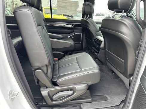 New 2024 Jeep Wagoneer Series II w/ Convenience Group I image 16