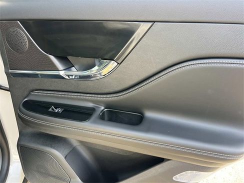 Used 2023 Lincoln Corsair AWD w/ Equipment Group 101A image 21