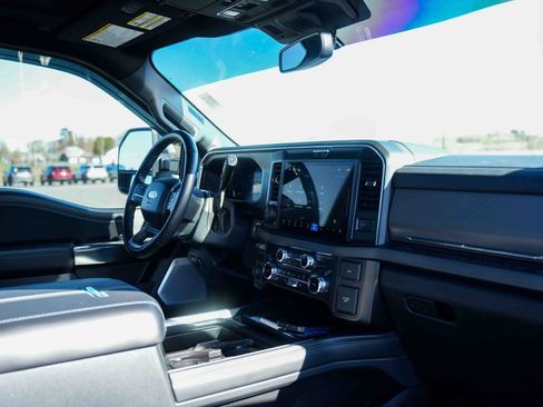 Used 2025 Ford F450 Platinum w/ FX4 Off-Road Package AWD/4WD image 13