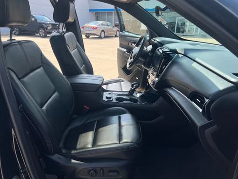 Used 2023 Chevrolet Traverse RS AWD/4WD image 17