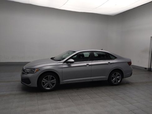 Used 2024 Volkswagen Jetta SE image 2