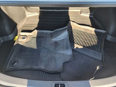 Used 2023 Toyota Corolla LE image 17