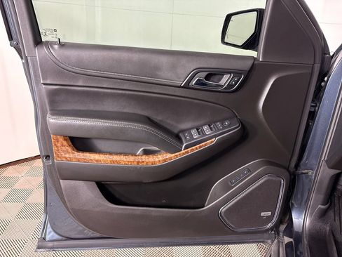 Used 2019 Chevrolet Suburban Premier AWD/4WD image 16
