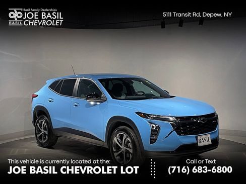 Used 2024 Chevrolet Trax RS w/ Driver Confidence Package FWD image 1