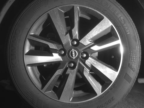 Used 2025 Nissan Versa SV image 12