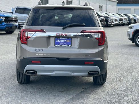 Used 2023 GMC Acadia SLE w/ Driver Convenience Package image 4