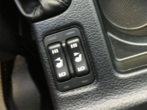 Used 2016 Subaru Crosstrek 2.0i Premium image 30