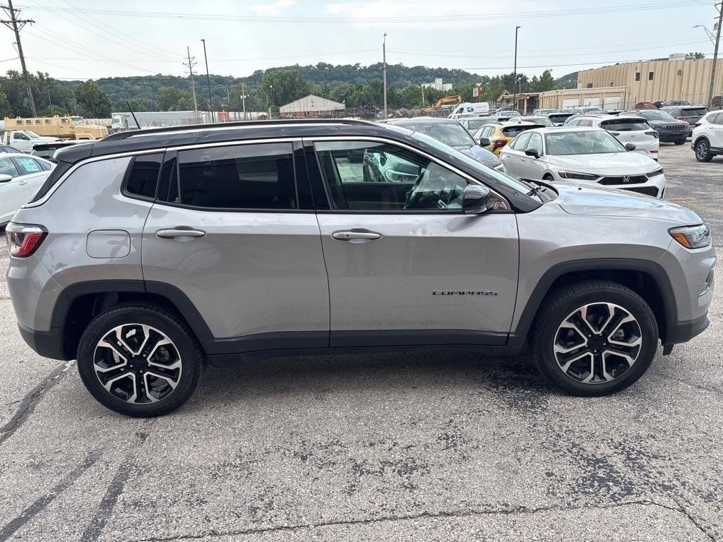 Used 2022 Jeep Compass Limited AWD/4WD image 9