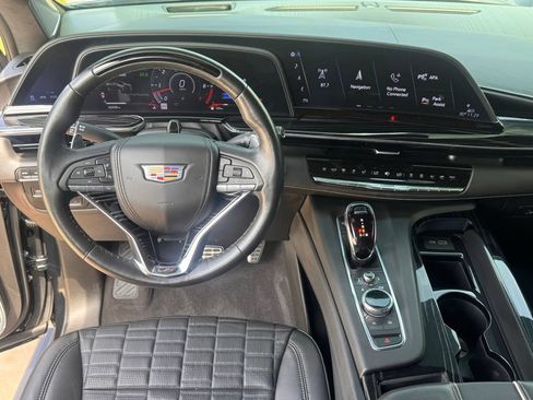 Used 2023 Cadillac Escalade ESV V AWD/4WD image 25