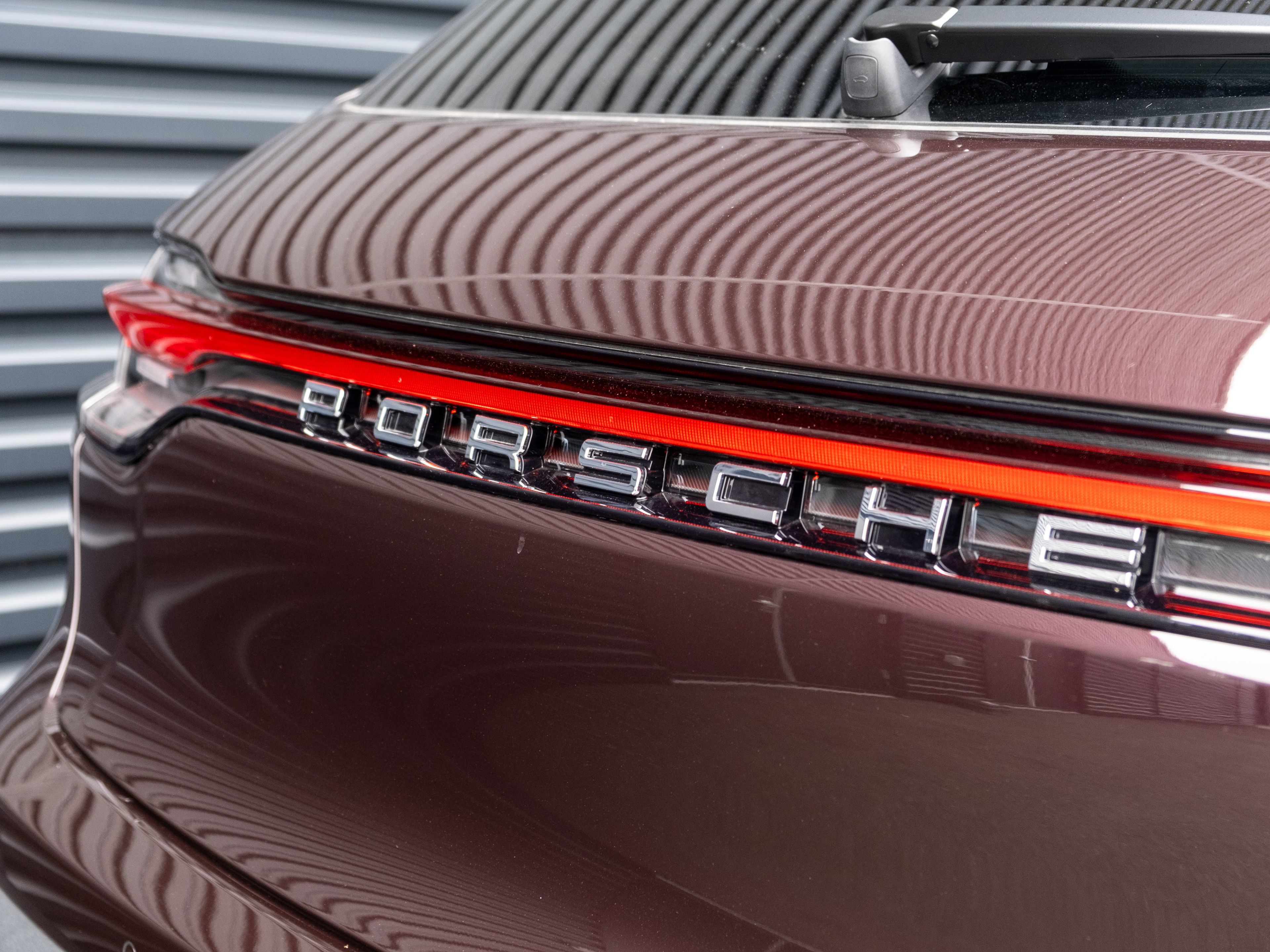 Certified 2026 Porsche Macan AWD/4WD image 22