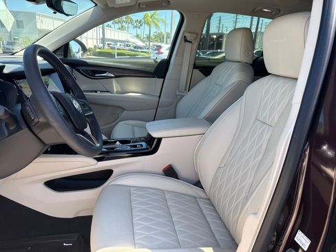 Used 2023 Buick Envision Avenir FWD image 10