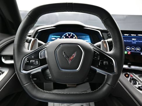 Used 2021 Chevrolet Corvette Stingray Coupe w/ Z51 Performance Package RWD image 15