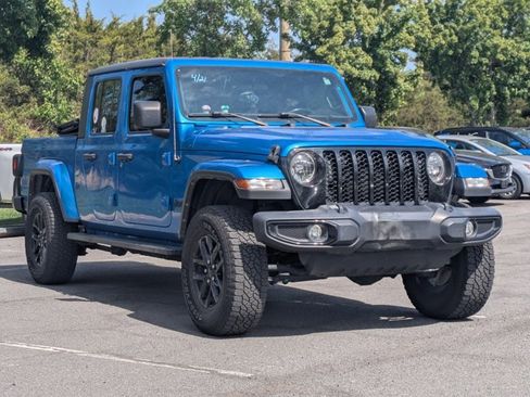 Used 2022 Jeep Gladiator Sport image 3