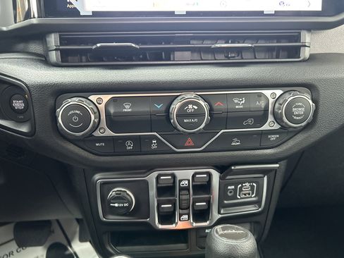 New 2026 Jeep Gladiator Sport image 24