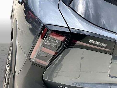 Used 2025 Nissan Kicks SV FWD image 27