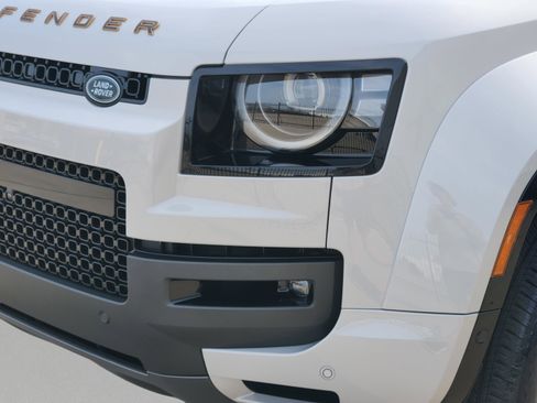 New 2026 Land Rover Defender 110 OCTA image 9