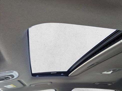 Used 2024 Hyundai Elantra SEL w/ Convenience Package image 17