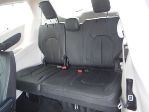 Used 2021 Chrysler Pacifica Touring-L w/ Uconnect Theater Family Group FWD image 49