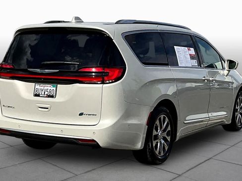 Used 2021 Chrysler Pacifica Pinnacle image 12