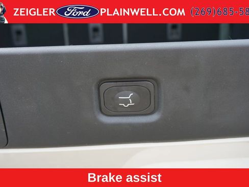 Used 2025 Ford Expedition Max Active AWD/4WD image 14