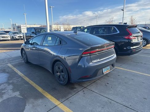 Used 2024 Toyota Prius LE image 5