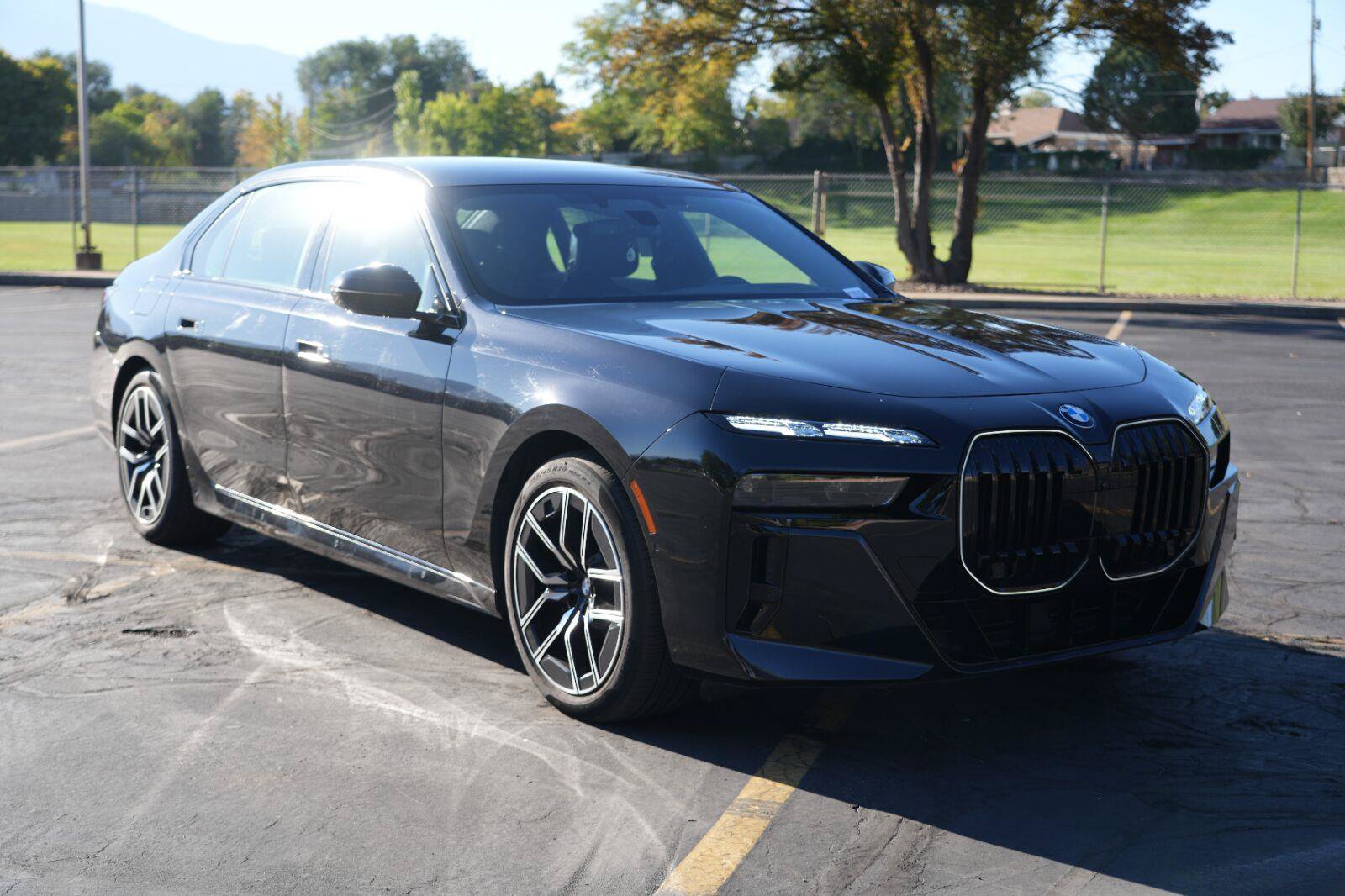 Used 2025 BMW 760i xDrive w/ Executive Package AWD/4WD image 7