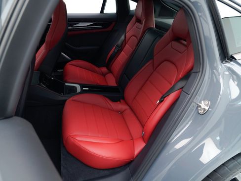 New 2026 Porsche Panamera image 31