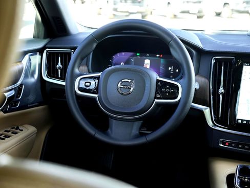 Used 2023 Volvo V90 B6 Cross Country Ultimate image 26