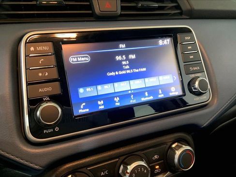 Used 2025 Nissan Versa SV FWD image 6