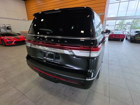 Used 2022 Lincoln Navigator Reserve AWD/4WD image 9