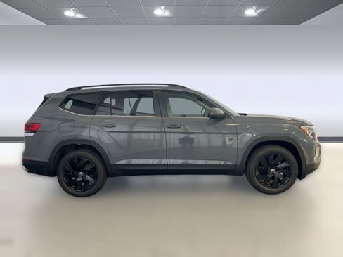 New 2026 Volkswagen Atlas SE image 8