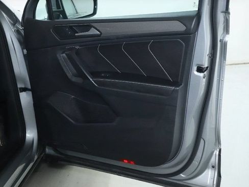 Certified 2022 Volkswagen Tiguan SE AWD/4WD image 36