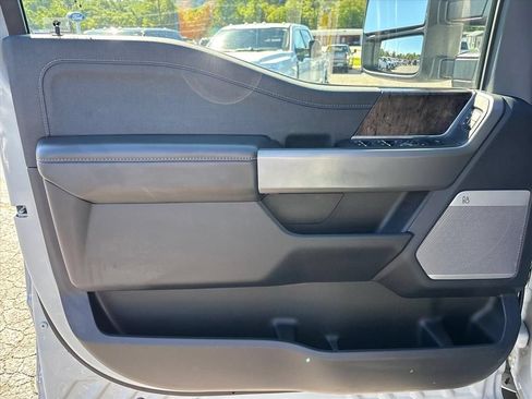 Used 2025 Ford F250 Lariat w/ Lariat Ultimate Package AWD/4WD image 26