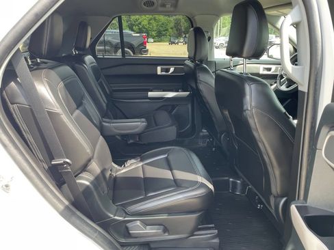 Used 2023 Ford Explorer XLT w/ Equipment Group 202A RWD image 38