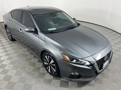 Used 2020 Nissan Altima 2.5 SL FWD image 13