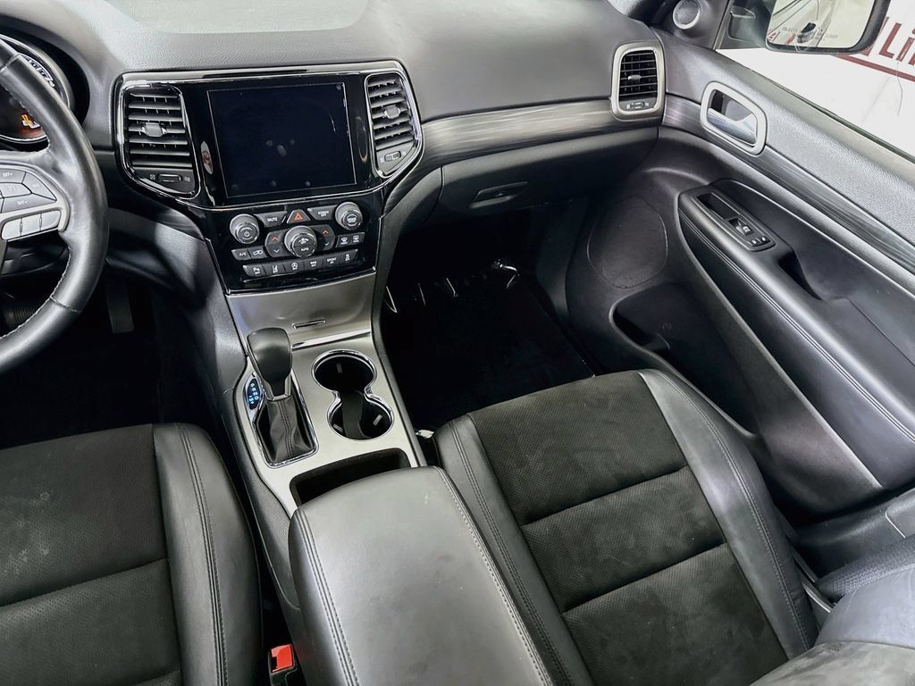 Used 2020 Jeep Grand Cherokee Altitude AWD/4WD image 26