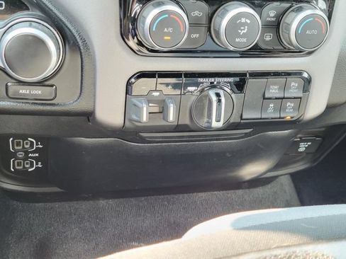 Used 2022 RAM 1500 Big Horn AWD/4WD image 19