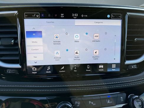 New 2024 Chrysler Pacifica Limited w/ Uconnect Theater Family Group image 23