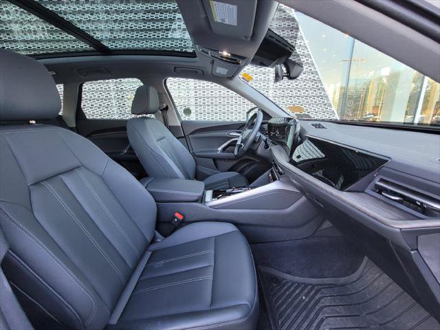 Used 2025 Audi Q5 Premium w/ Convenience Package AWD/4WD image 22