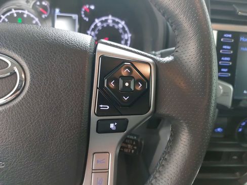 Used 2021 Toyota 4Runner SR5 Premium image 19