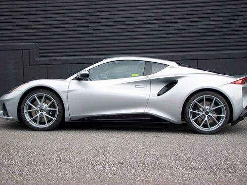 Used 2025 Lotus Emira image 2