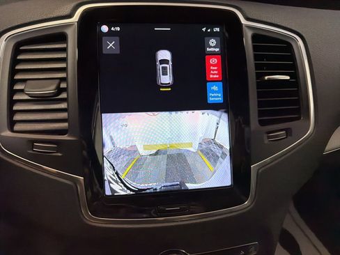 Used 2025 Volvo XC90 B5 Core AWD/4WD image 30