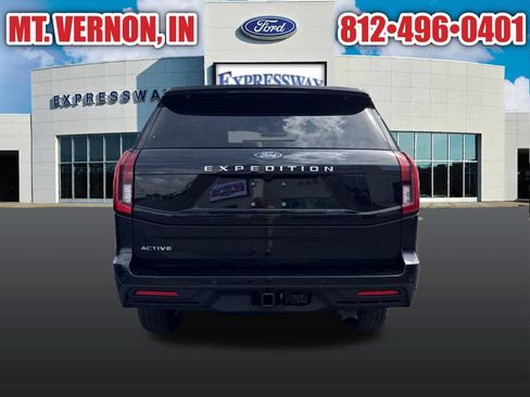 Used 2025 Ford Expedition Active AWD/4WD image 14
