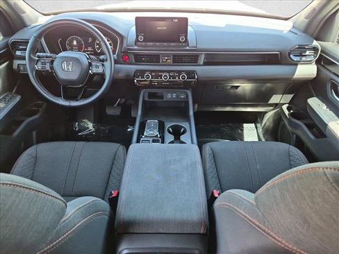 Used 2025 Honda Pilot Sport image 18