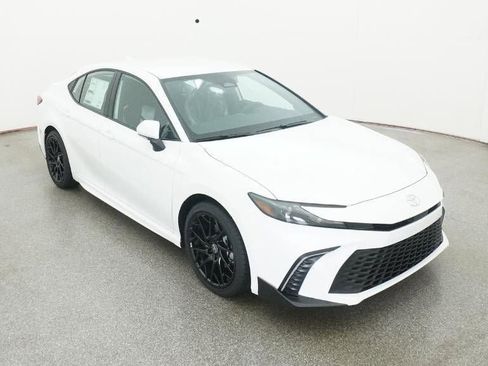 New 2026 Toyota Camry SE image 13